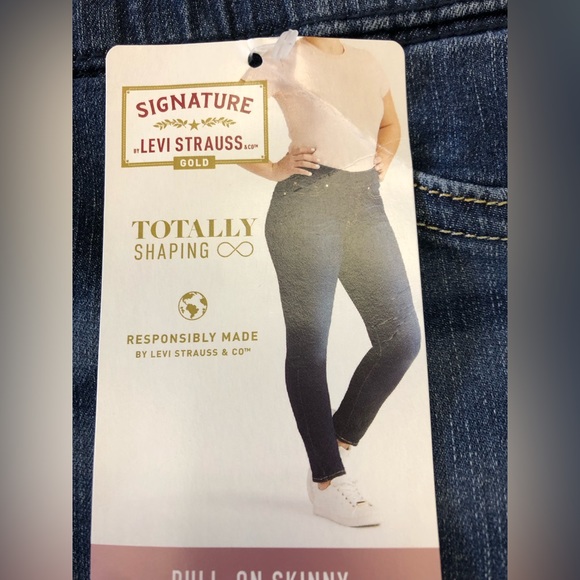 NWT LEVIS SIGNATURE PULL ON SKINNY JEANS IN SIZE 39/28 with two back pocket - Picture 6 of 6